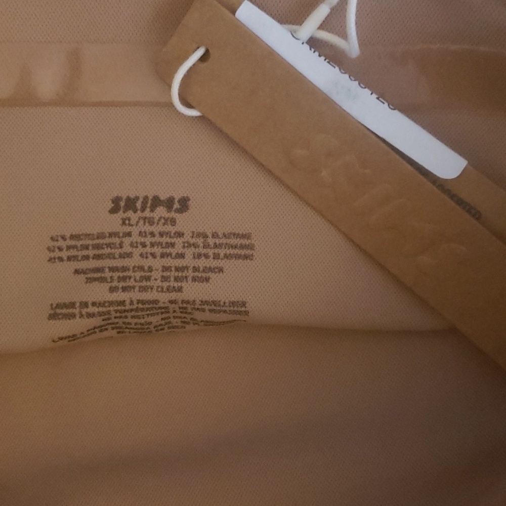 NWT SKIMS Seamless Sculpt Mid Waist Thong- XL - Picture 4 of 4